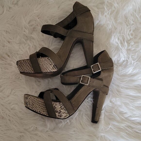 Elizabeth and James High Heels - Picture 10 of 13